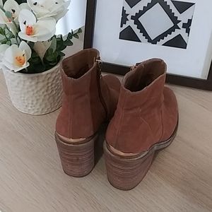 Steve Madden boots